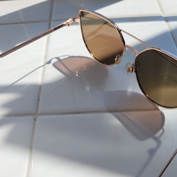 4/$25 Pink reflective sunnies - Picture 9 of 9